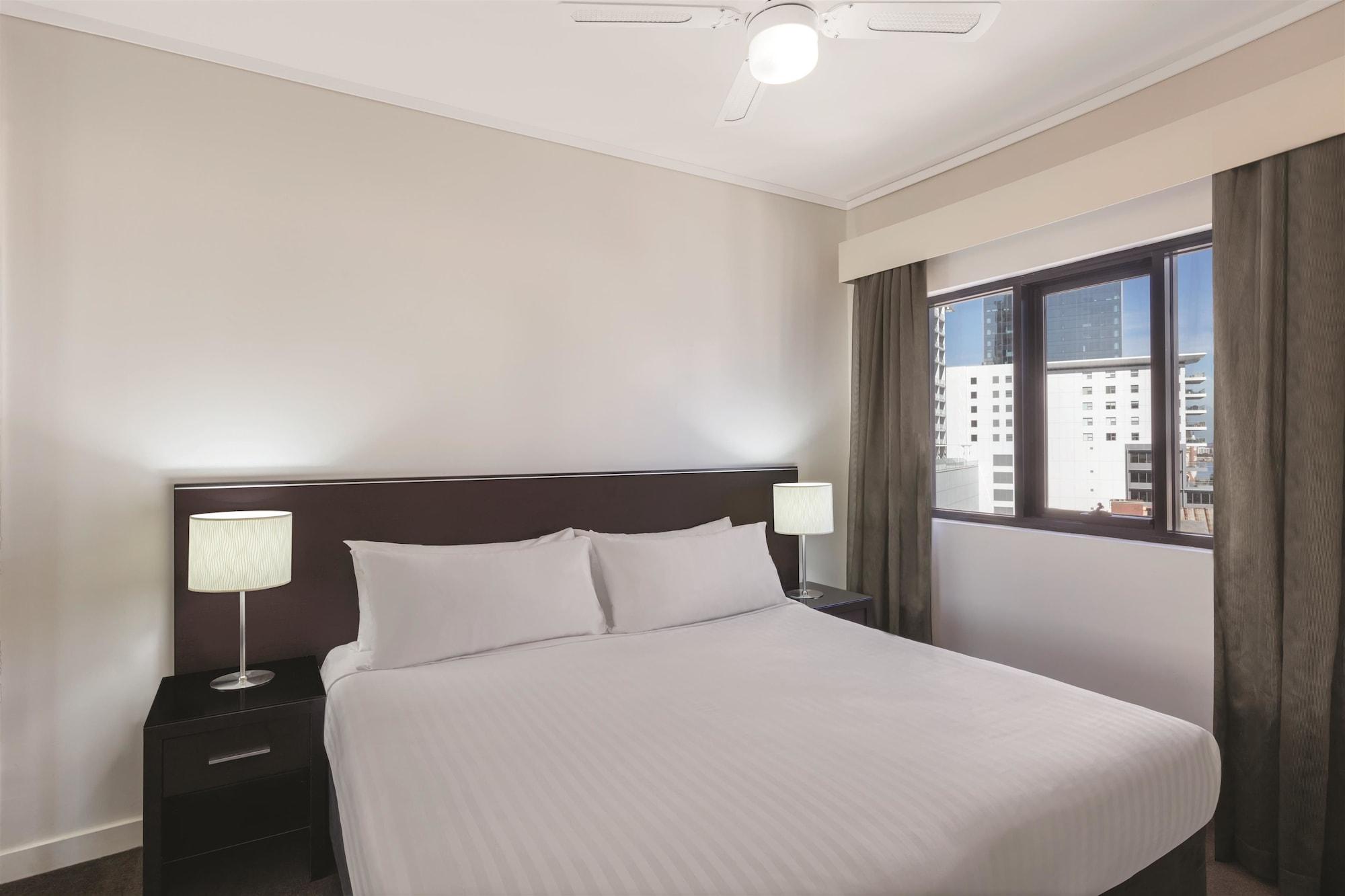 Adina Apartment Hotel Perth Barrack Plaza Exterior foto